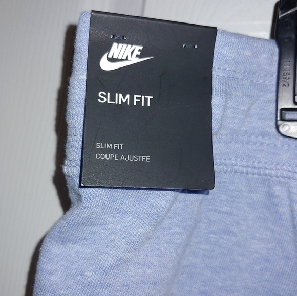 Nike Ladies Sportswear Shorts Size XL - Picture 4 of 4